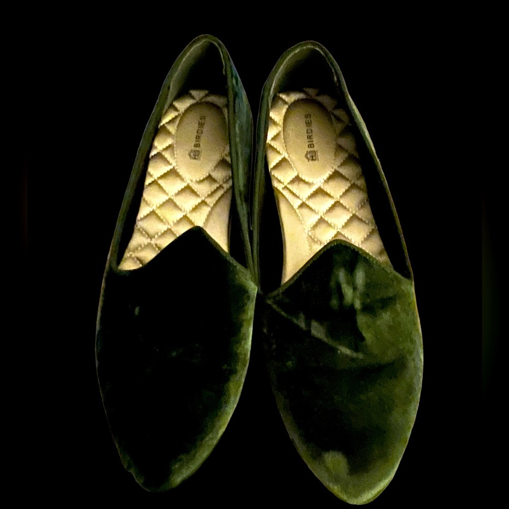 Birdies Heron in olive green velvet. Size 8.5